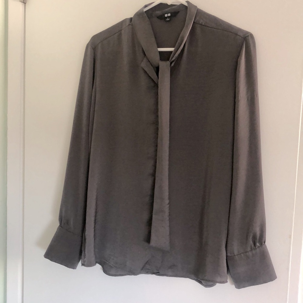 Cool sheen button long sleeve
